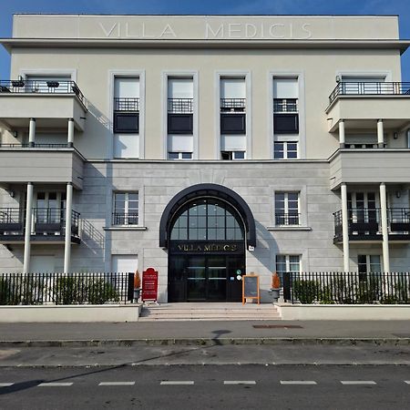 Villa Medicis Versailles Saint-Cyr-lʼÉcole Екстериор снимка